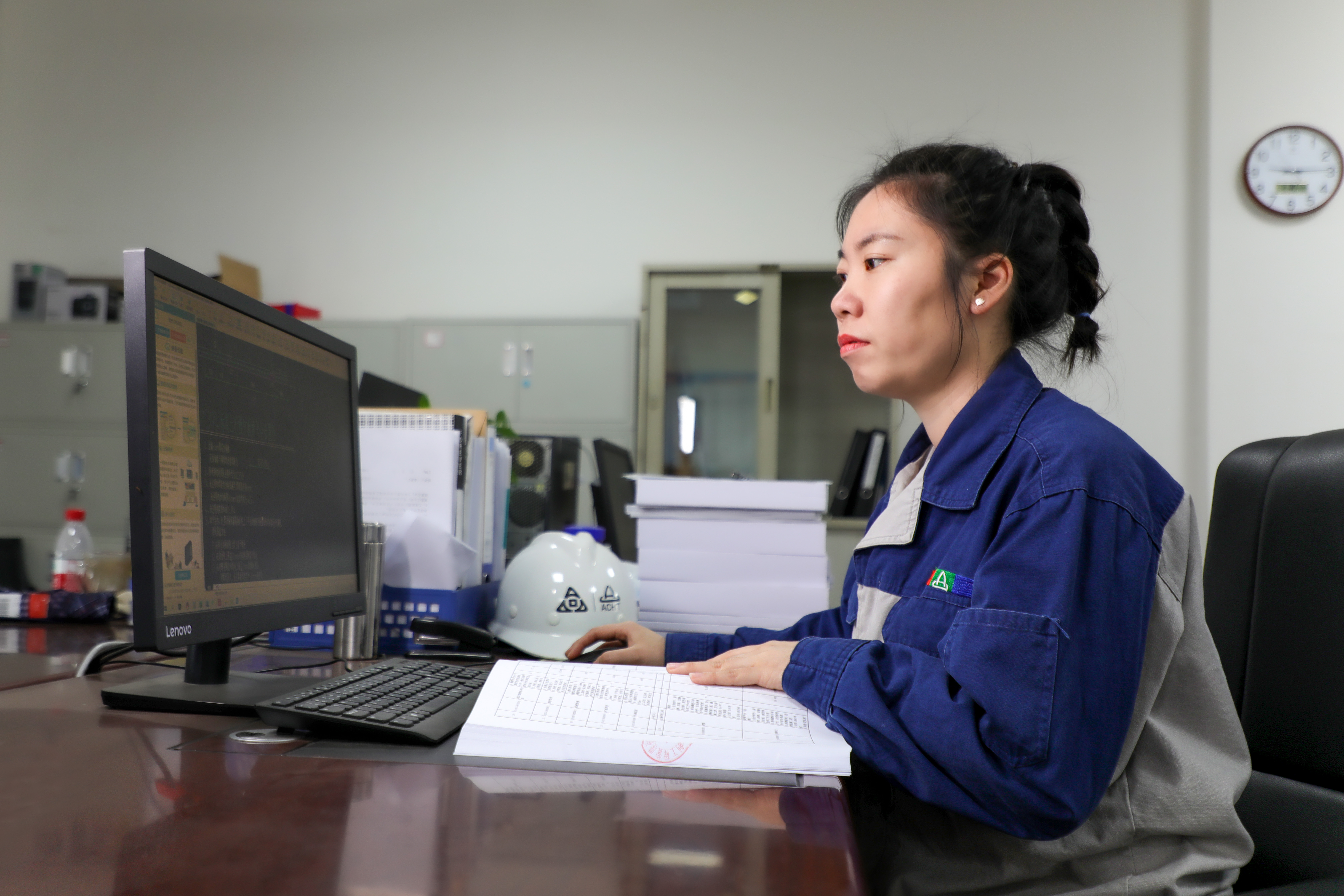 安彩“她”力量｜余艷梅：每當想起她，梅花便落滿了南山