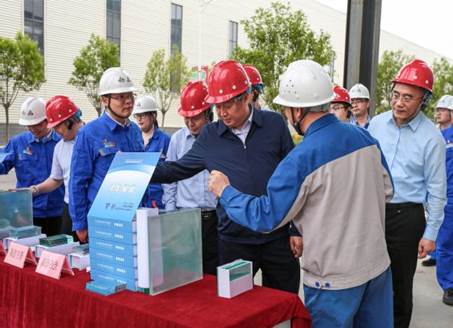 打造向上向前第一象限生力軍 錘煉甘于做人做事作難、受苦受累受屈的企業家隊伍——河南投資集團黨委書記、董事長劉新勇蒞臨安彩高科開展主題教育調研