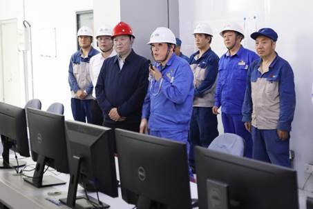 打造向上向前第一象限生力軍 錘煉甘于做人做事作難、受苦受累受屈的企業家隊伍——河南投資集團黨委書記、董事長劉新勇蒞臨安彩高科開展主題教育調研